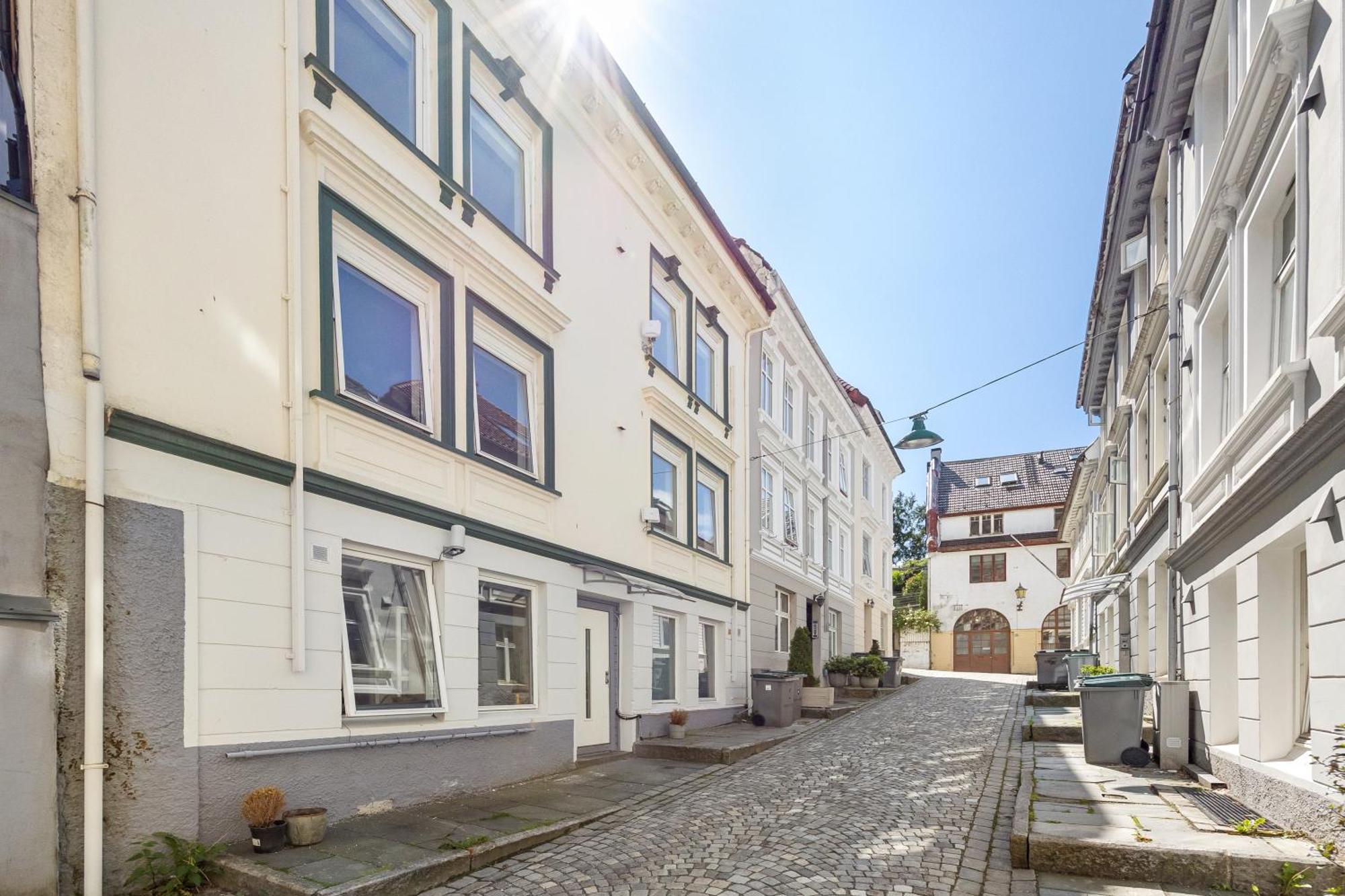 Renovated Jan 24 - Queen Beds - Behind Bryggen Берген Экстерьер фото